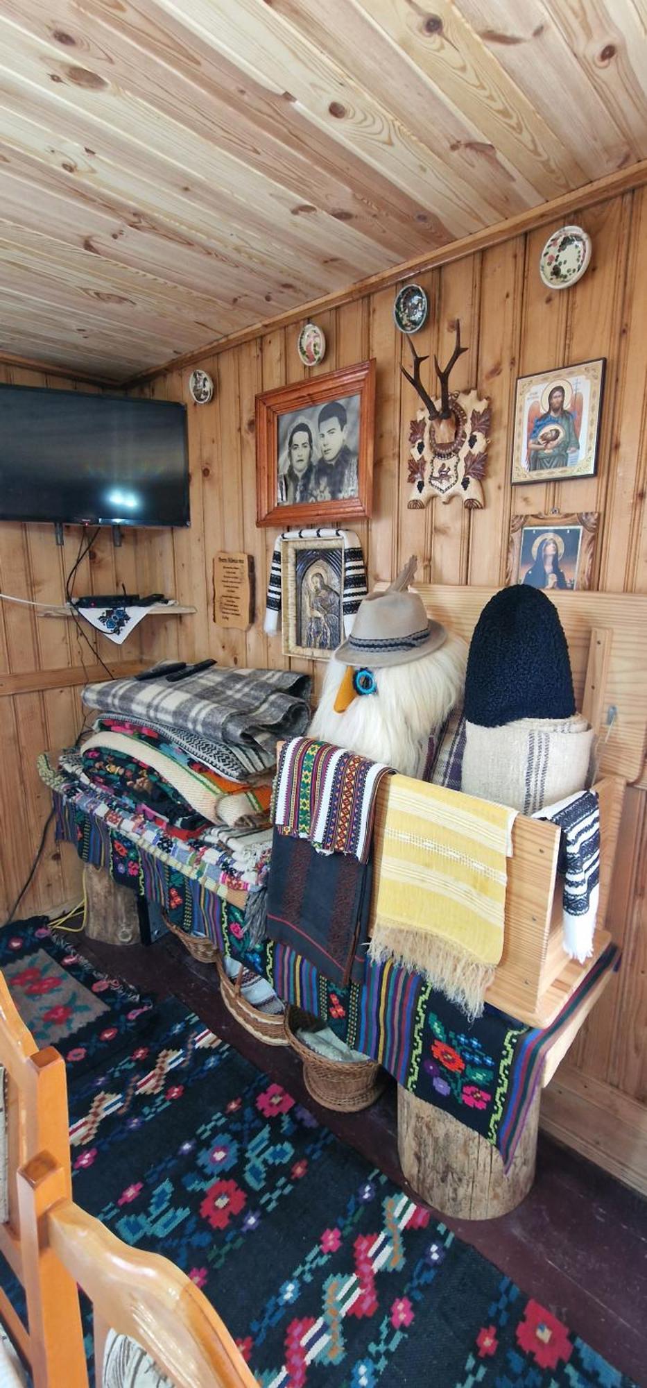 ホテル Casa Agroturistica Tarancuta Din Vatra Moldoviţei エクステリア 写真